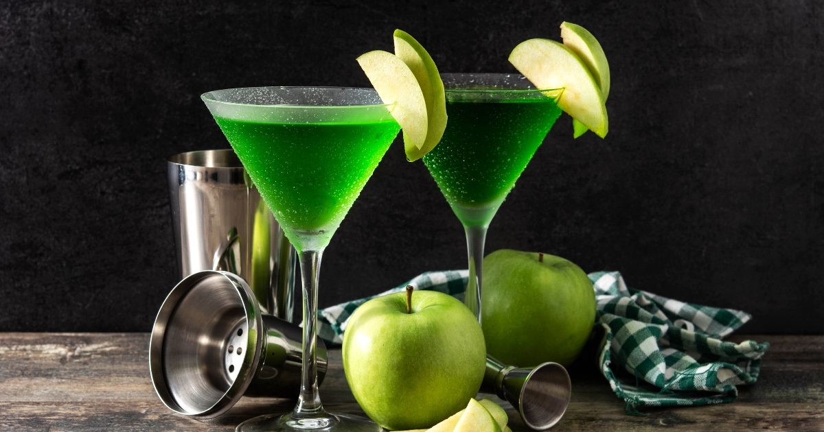 4 Butterscotch Schnapps Cocktail Recipes That'll Have You Smiling