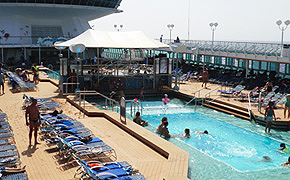 Pool deck Pullmantur Monarch