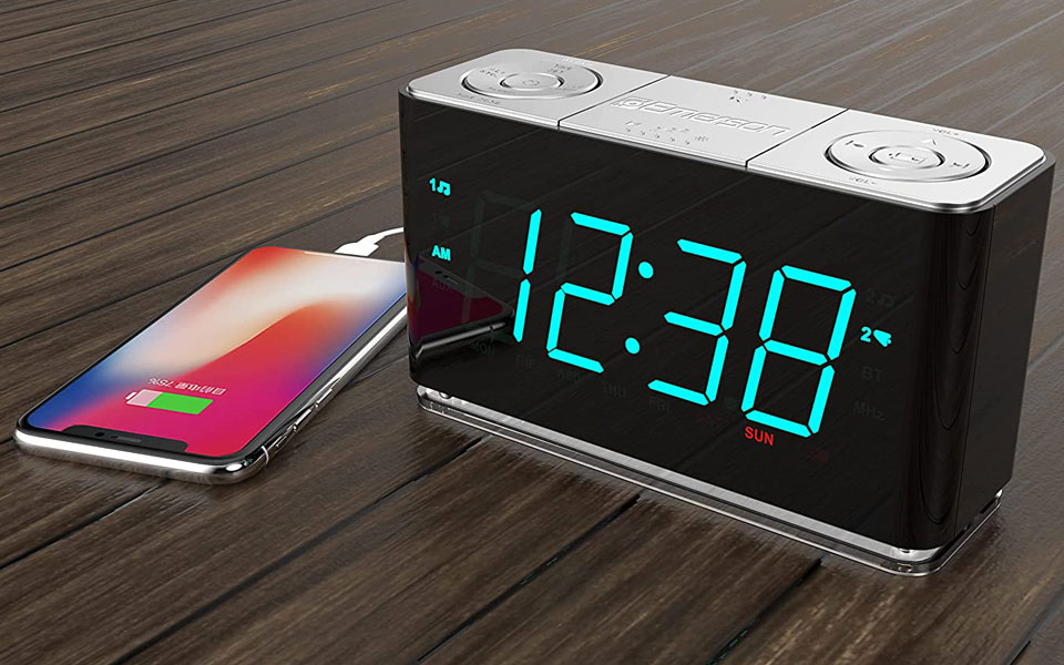 Emerson SmartSet Alarm Clock Radio With Bluetooth Speaker & Charging Station