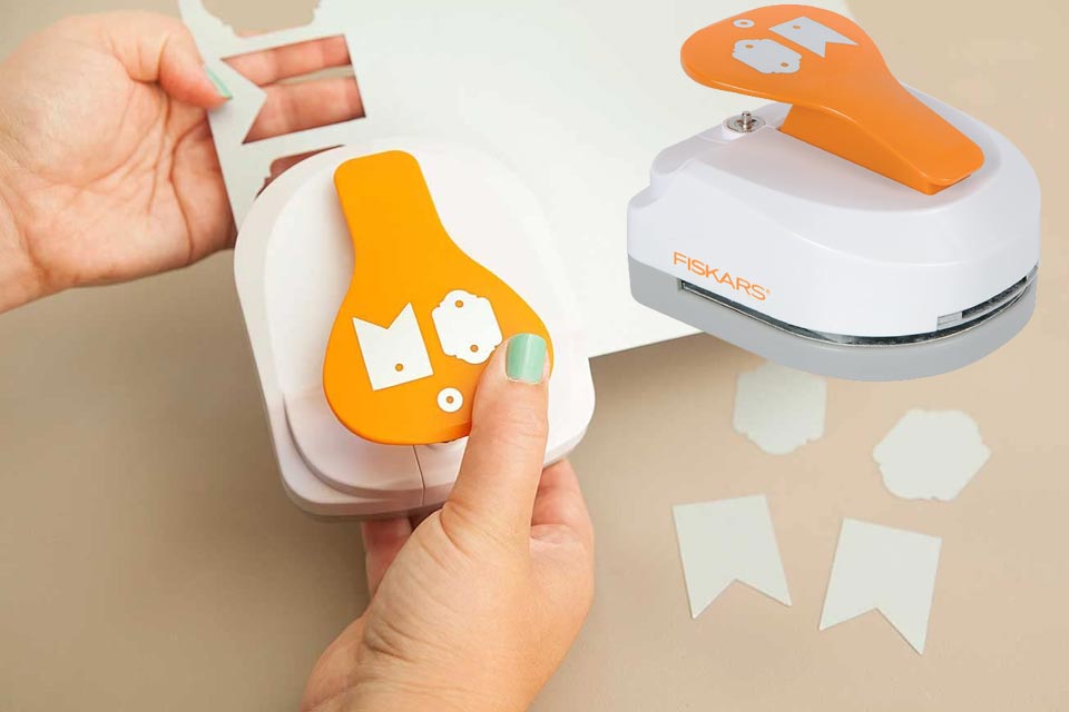 Fiskars Double Tag Maker With Built-In Eyelet