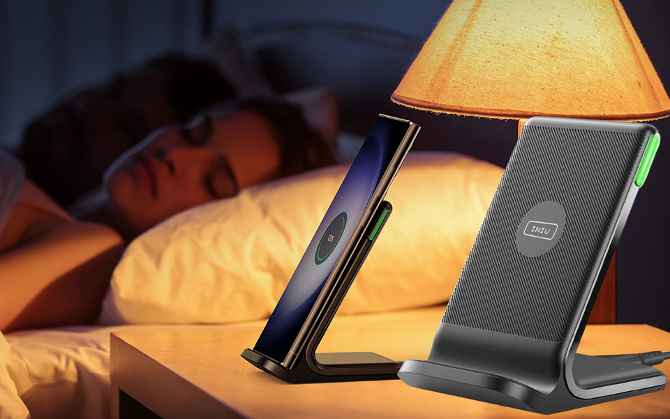 INIU Wireless Charging Station With Sleep-Friendly Adaptive Light