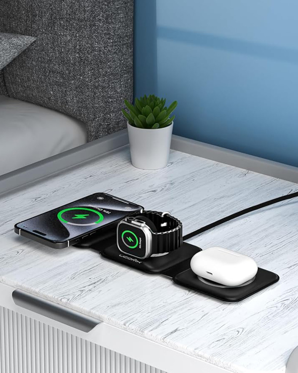 UCOMX 3-In-1 Foldable Charging Station For Multple Devices