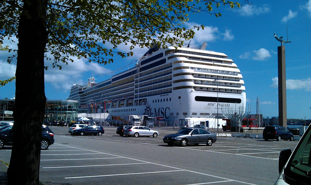 Msc Cruise ship in port