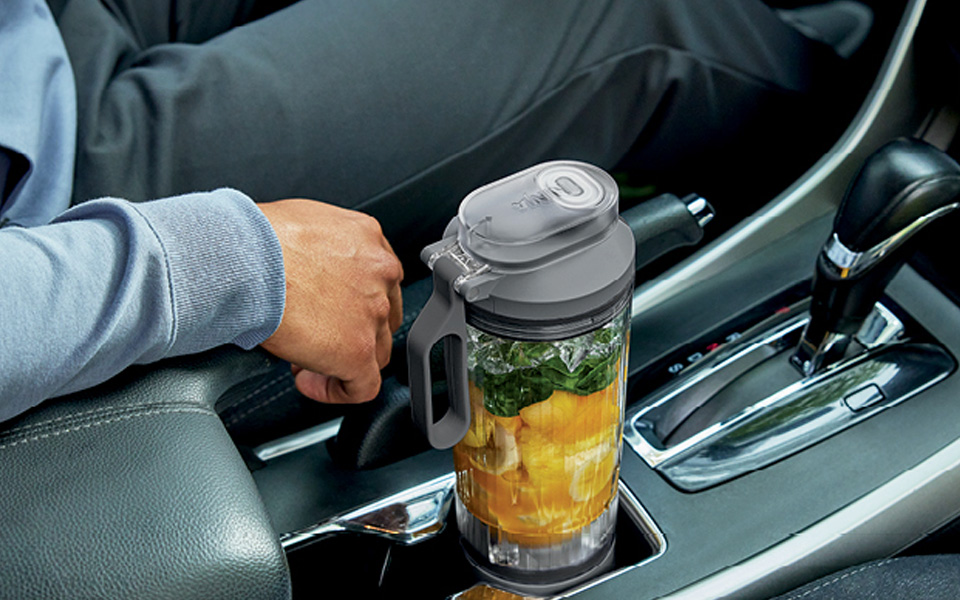 Easy to carry Ninja twist & go smoothie blender 